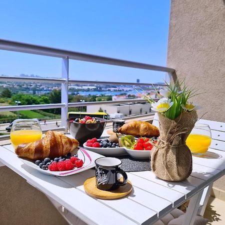 Luxury Apartment Salona Buitenkant foto