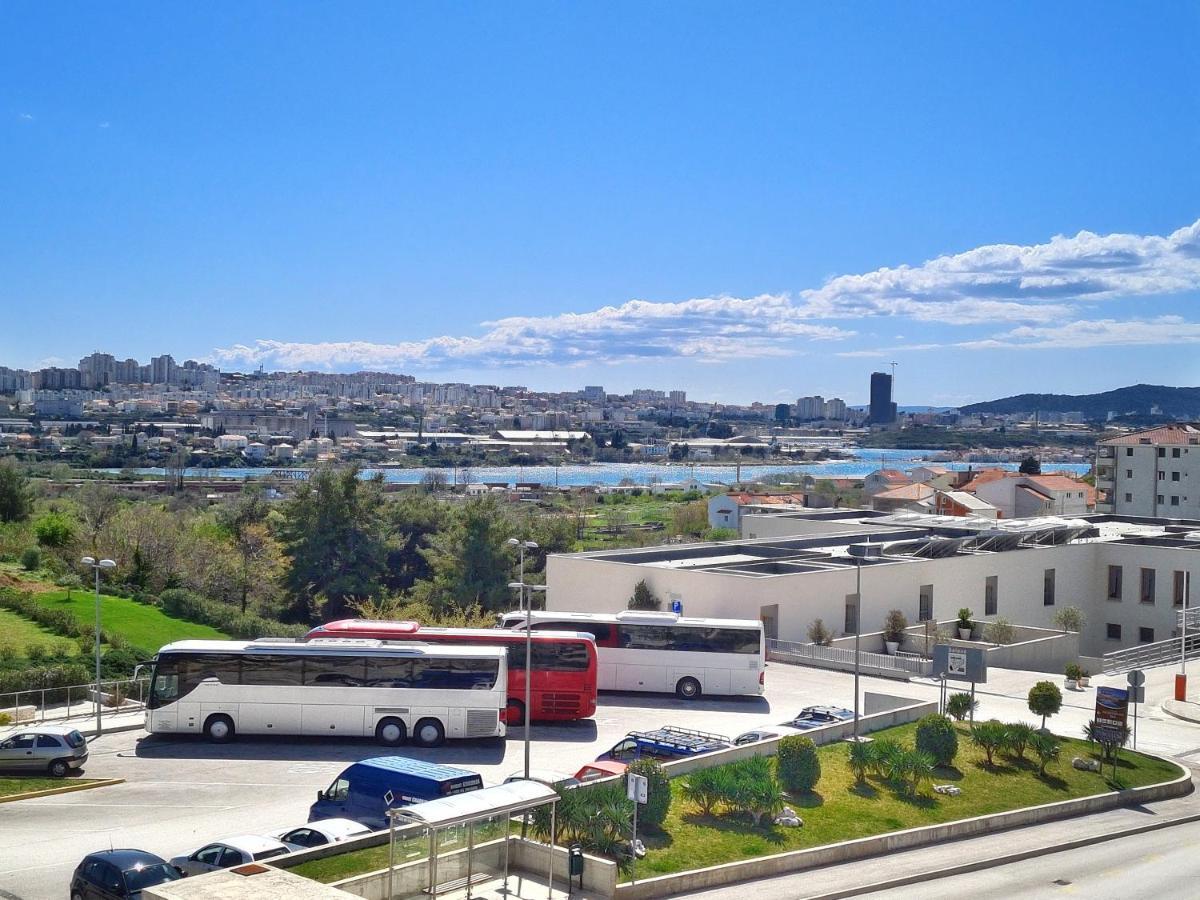 Luxury Apartment Salona Buitenkant foto