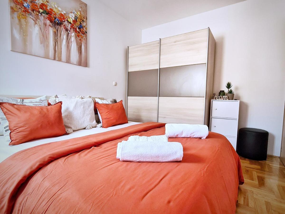 Luxury Apartment Salona Buitenkant foto