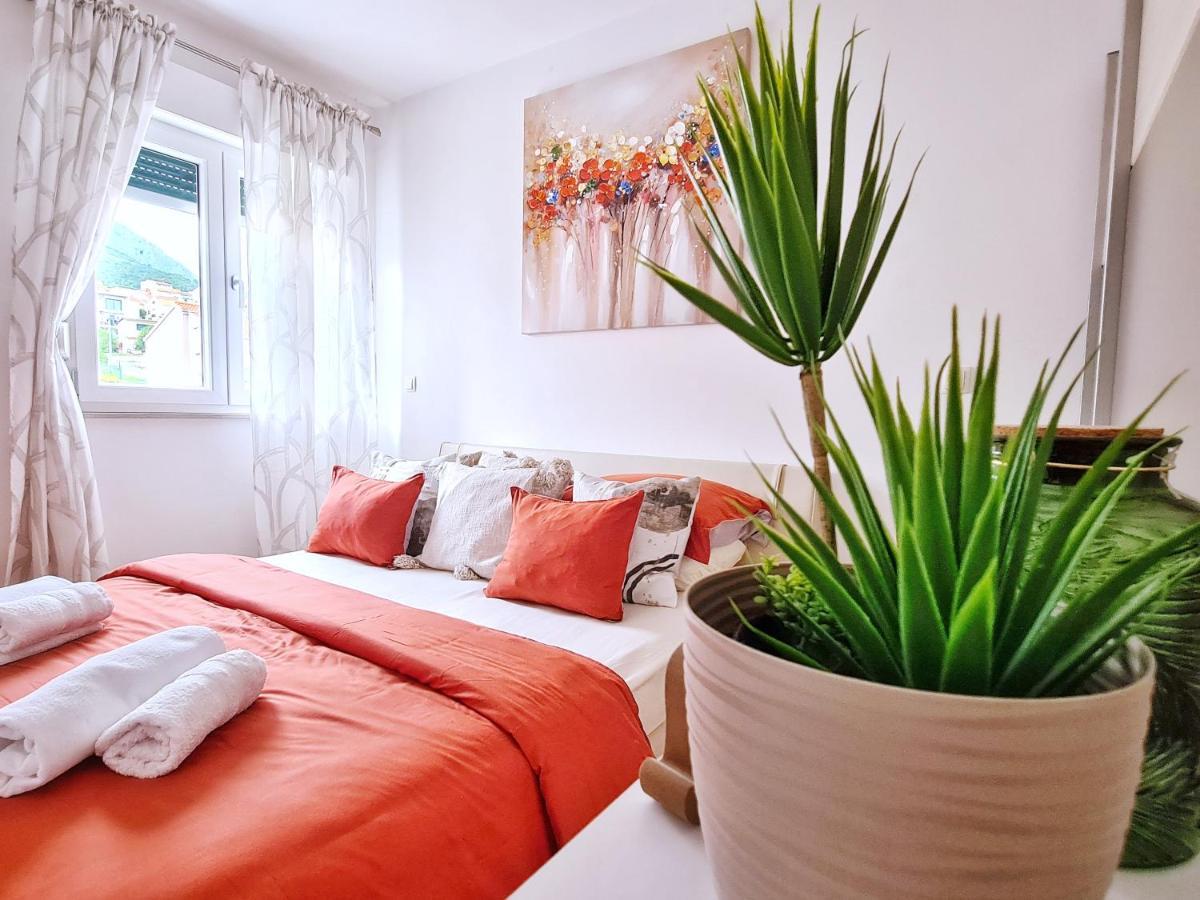Luxury Apartment Salona Buitenkant foto