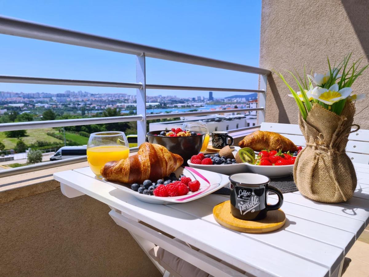 Luxury Apartment Salona Buitenkant foto