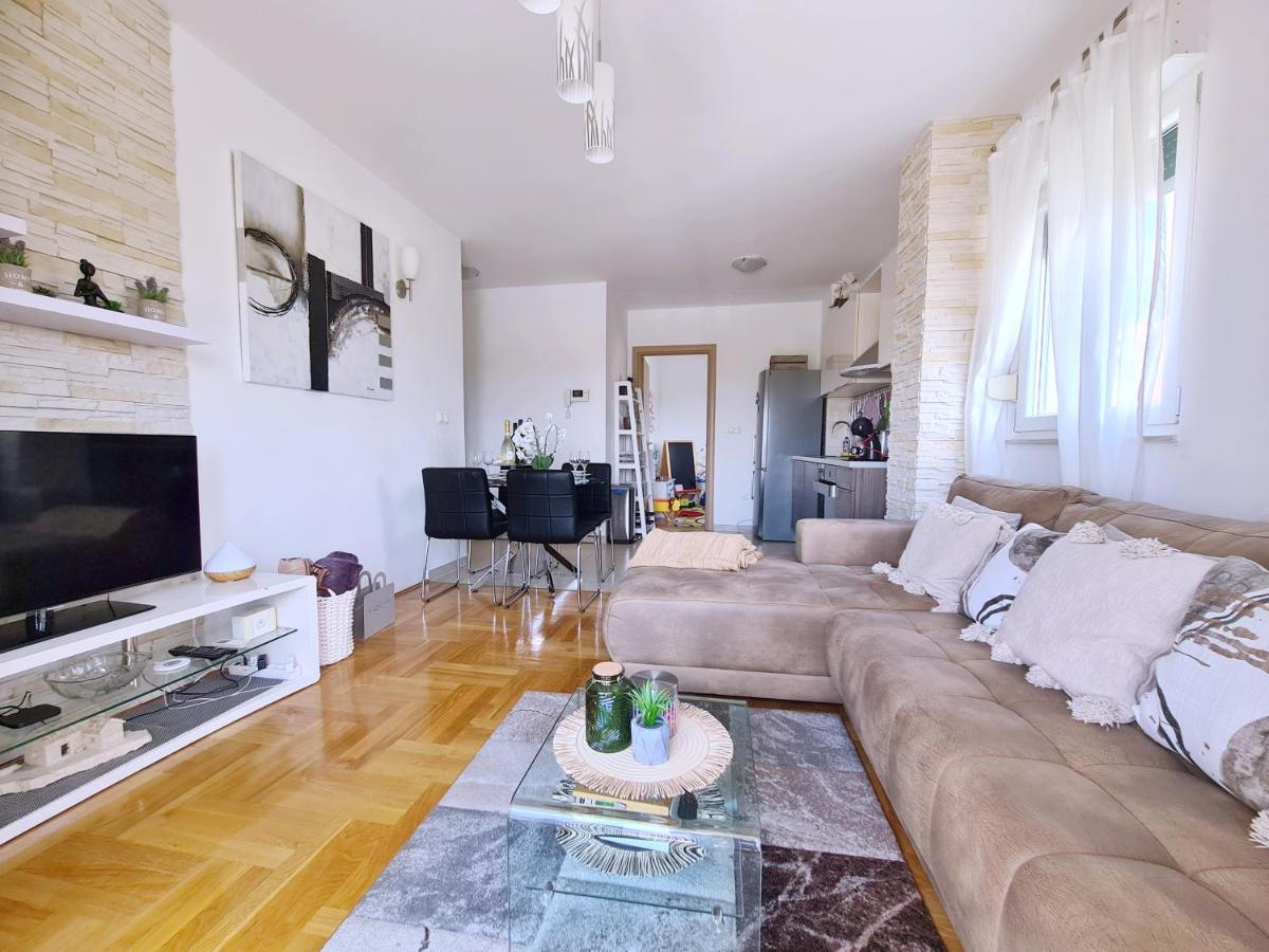Luxury Apartment Salona Buitenkant foto