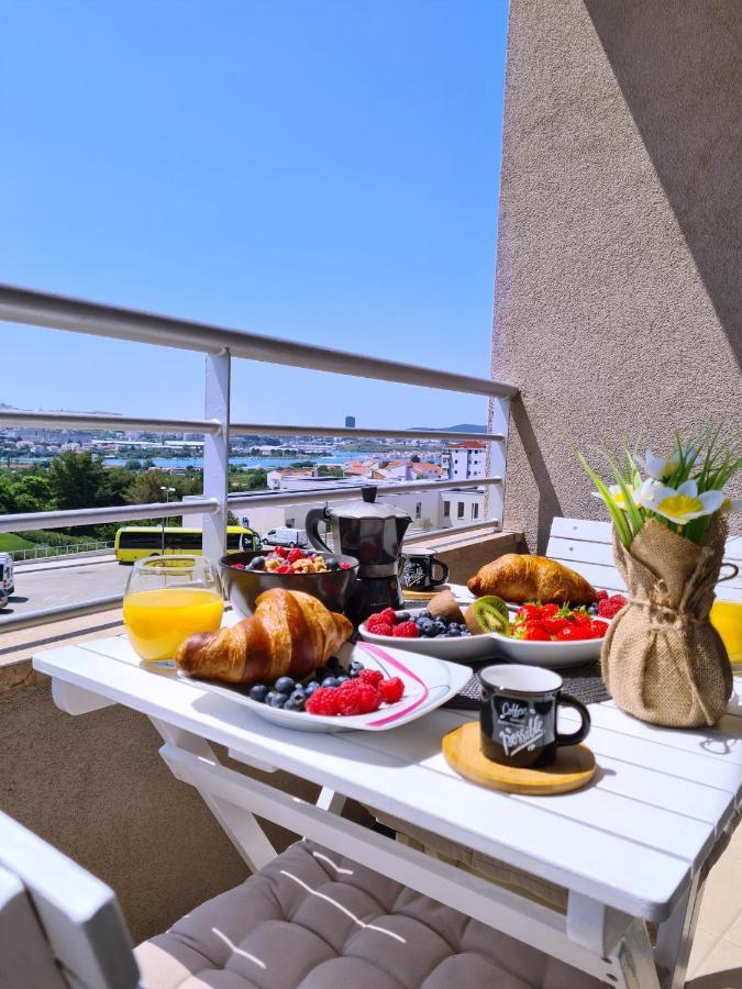 Luxury Apartment Salona Buitenkant foto