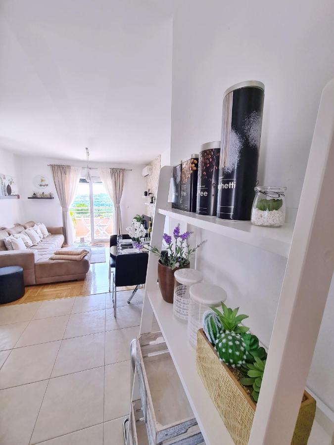 Luxury Apartment Salona Buitenkant foto